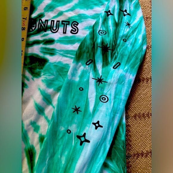 Gildan tie dye long sleeved T-shirt with SUNDAE DONUTS logo on front NWOT L - Picture 5 of 11